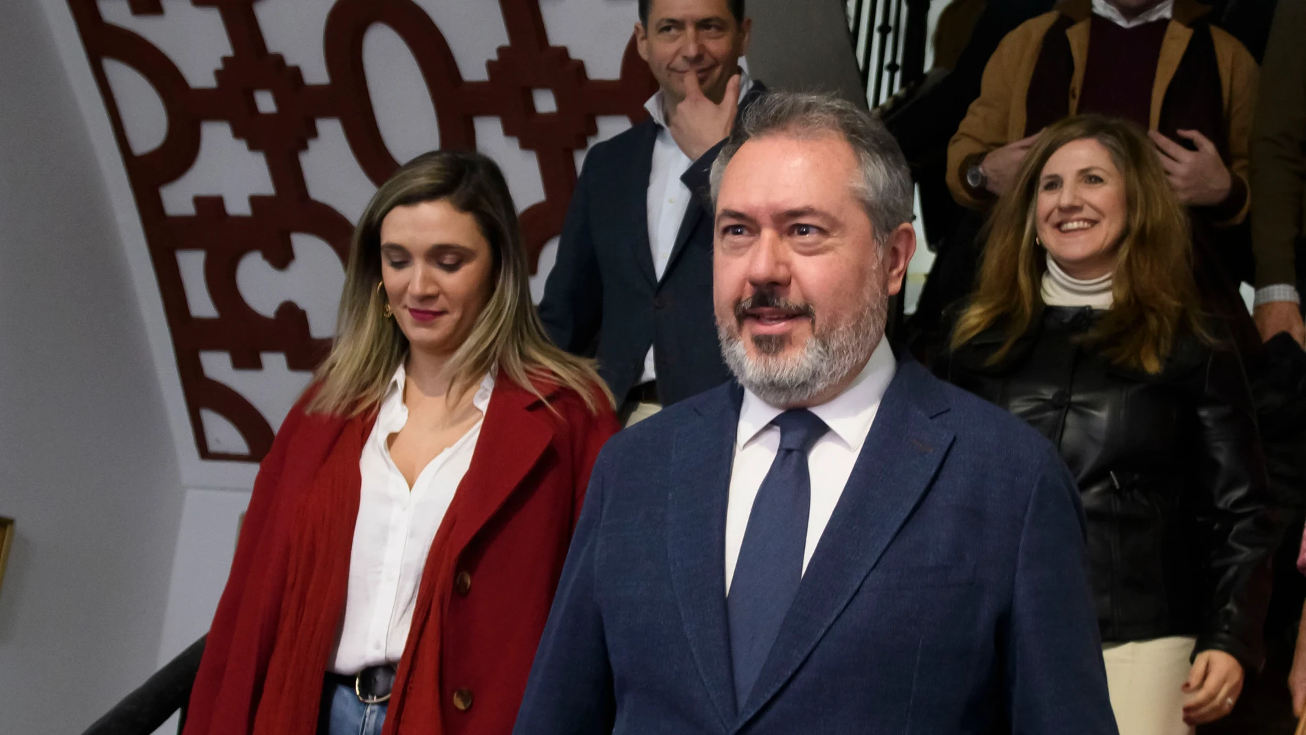 SEVILLA, 07/01/2025.-El secretario general del PSOE andaluz, Juan Espadas, ha anunciado este martes que no optará a la reelección para liderar a esta formación para que el partido cuente con "un revulsivo" y para que haya una candidatura "ganadora" en las próximas elecciones andaluzas. EFE/ Raúl Caro