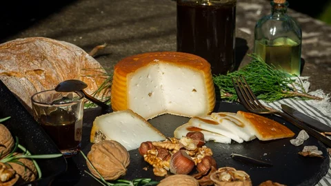 Los tres mejores quesos de Cantabria: denominación de origen, tradición y sabor a la tierruca
