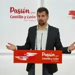 Luis Tudanca durante la rueda de prensa