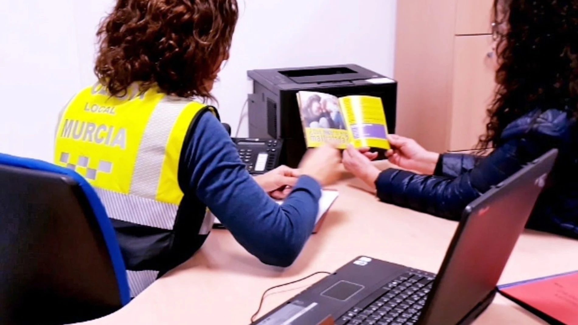 Agentes de la Policía Local de Murcia, en una imagen de archivo REMITIDA / HANDOUT por POLICÍA LOCAL DE MURCIA Fotografía remitida a medios de comunicación exclusivamente para ilustrar la noticia a la que hace referencia la imagen, y citando la procedencia de la imagen en la firma 08/01/2025