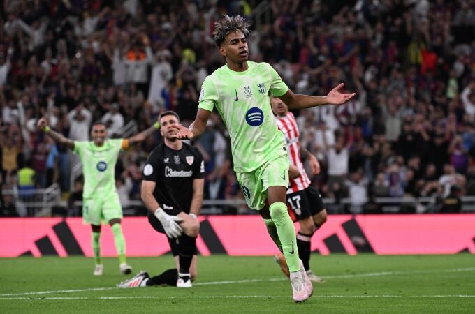 Lamine Yamal celebra el segundo gol del Barcelona