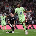 Lamine Yamal celebra el segundo gol del Barcelona