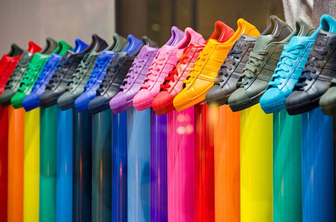 La ciencia lo confirma: Llevar zapatillas de colores reduce la ansiedad