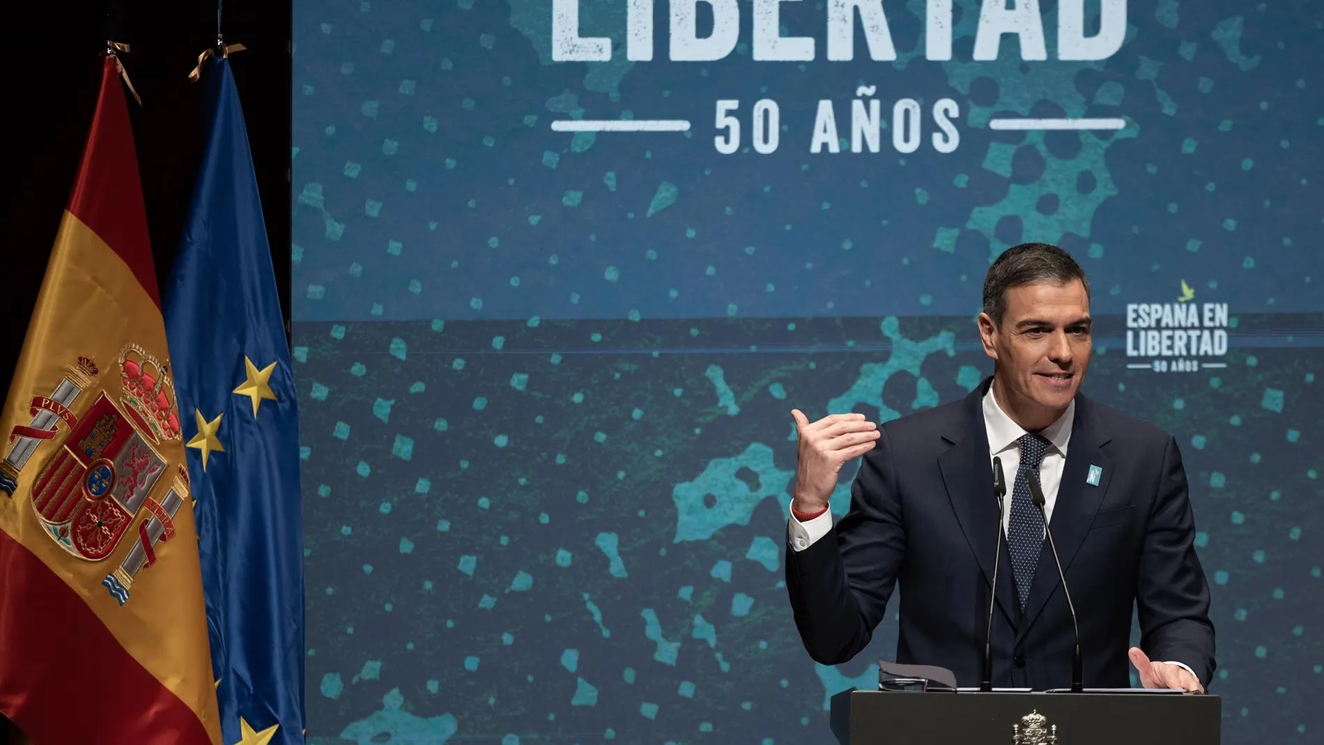 AMP.- Sánchez critica a quien busca que se olvide el franquismo: la pérdida de libertades puede "volver a ocurrir"