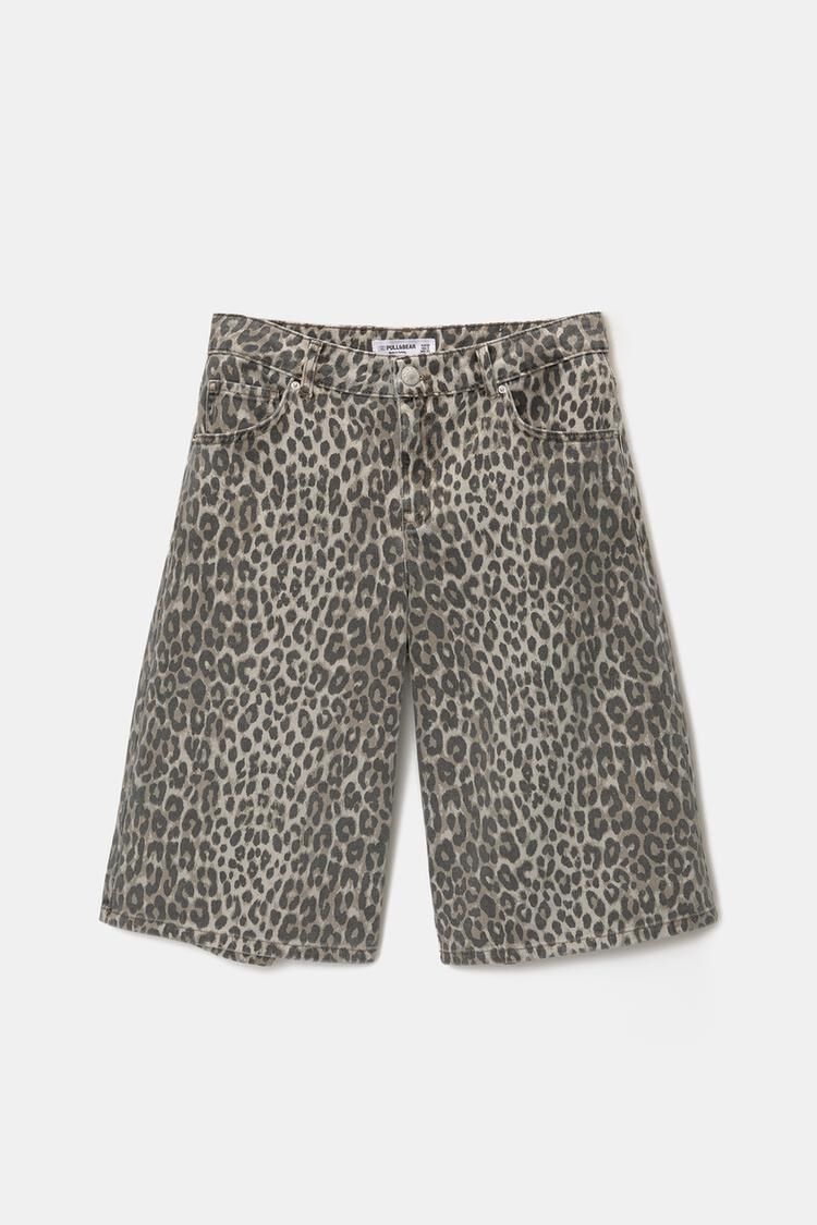 Bermudas de leopardo.