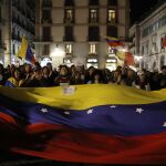 Unas 4.000 personas piden en Barcelona que Edmundo González jure como presidente de Venezuela