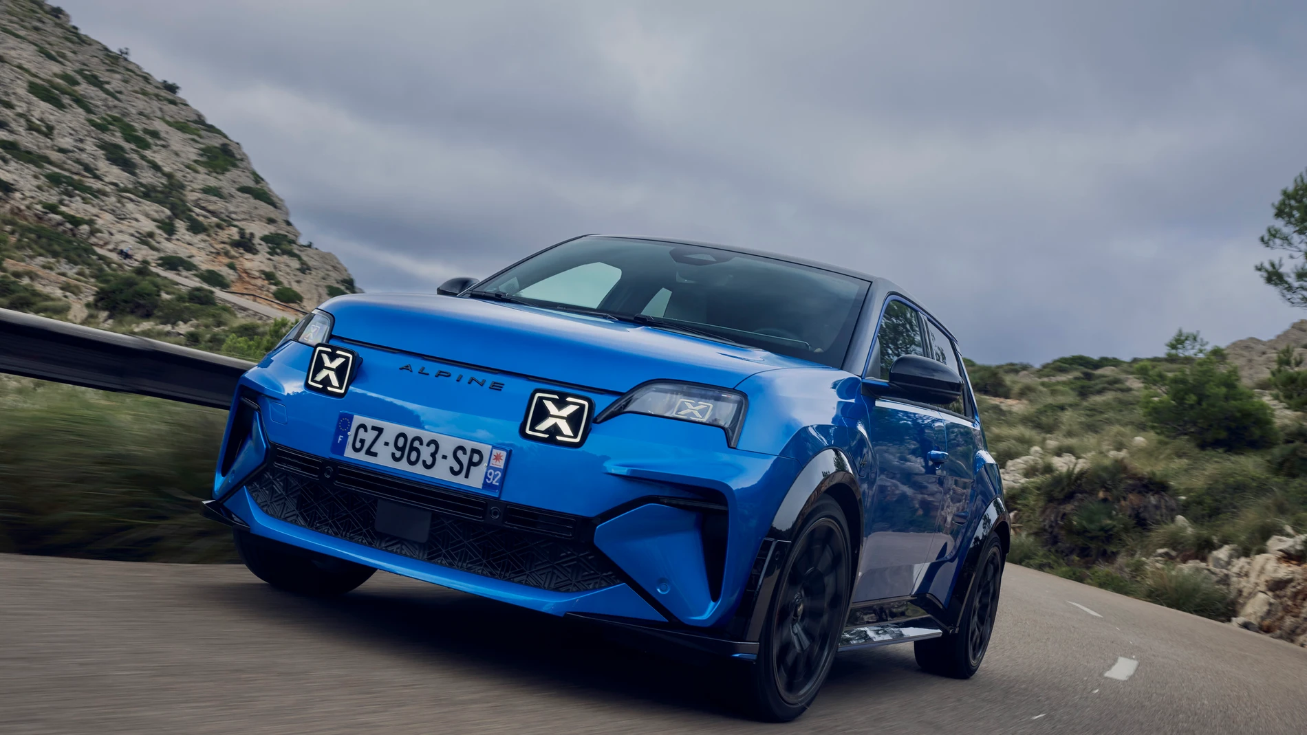 El Renault 5 eléctrico y su versión deportiva de Alpine, coches del año en Europa