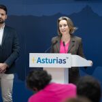 La secretaria general del PP, Cuca Gamarra, junto a Álvaro Queipo en Asturias