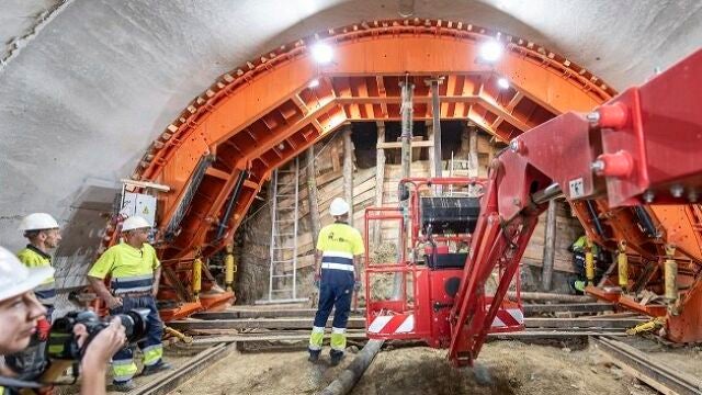Crece el malestar tras otro retraso más de la llegada del Ave a Almería