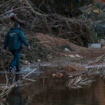 La geolocalización sitúa a la Guardia Civil en Pedralba (Valencia) en busca de un desaparecido en la DANA