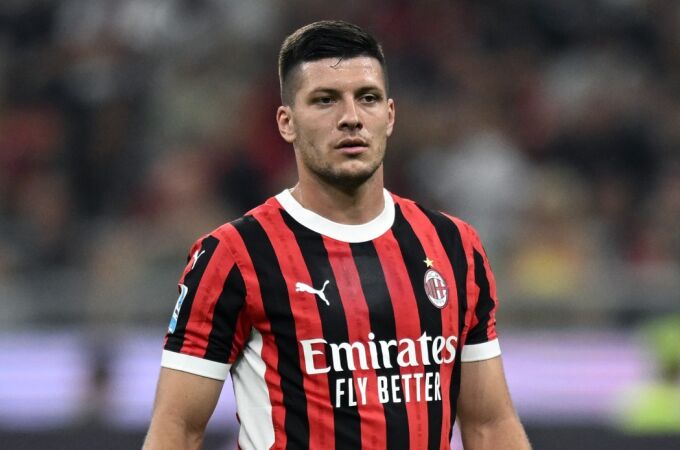 Luka Jovic con el Milan