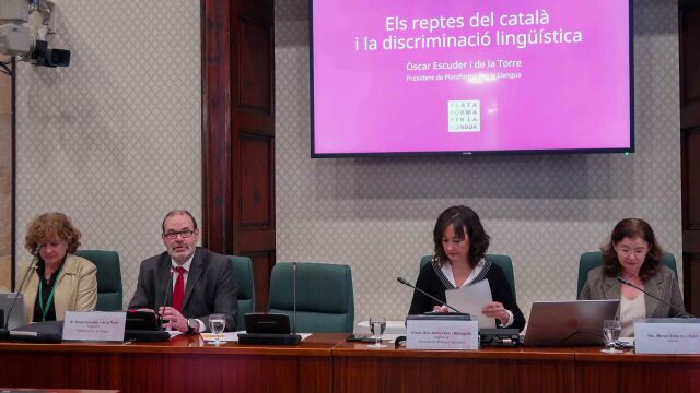 Representantes de la entidad Plataforma per la Llengua