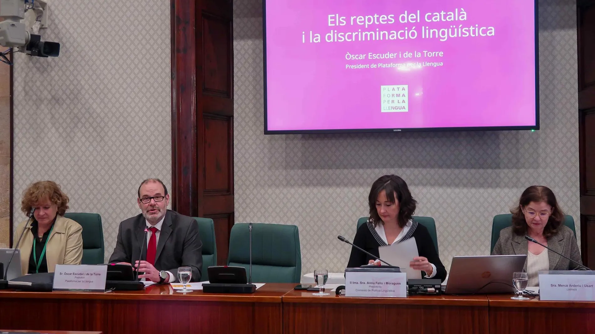 Representantes de la entidad Plataforma per la Llengua