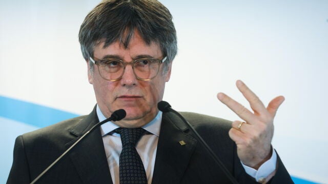 Carles Puigdemont holds press conference after Junts per Catalunya's board meeting
