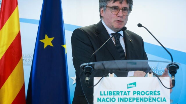 Carles Puigdemont holds press conference after Junts per Catalunya's board meeting