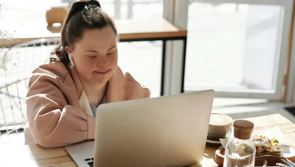 En esta 19ª edición, del total de 200 estudiantes con una discapacidad del 33% o superior ayudados, un 90% están matriculados en estudios de grado, máster y ciclo formativo.