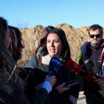 Irene Montero visita los trabajos de búsqueda de una fosa común de la Guerra Civil en Madrid