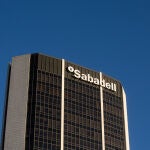 Banco Sabadell regresa a Cataluña siete años después en plena OPA de BBVA