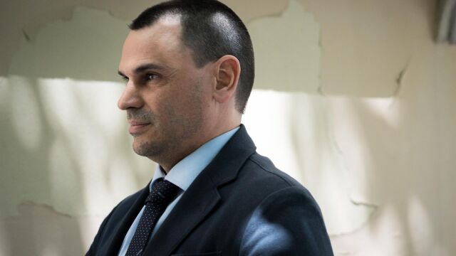 La Guardia Civil investiga el allanamiento de las viviendas de dos abogados de la pareja de Ayuso