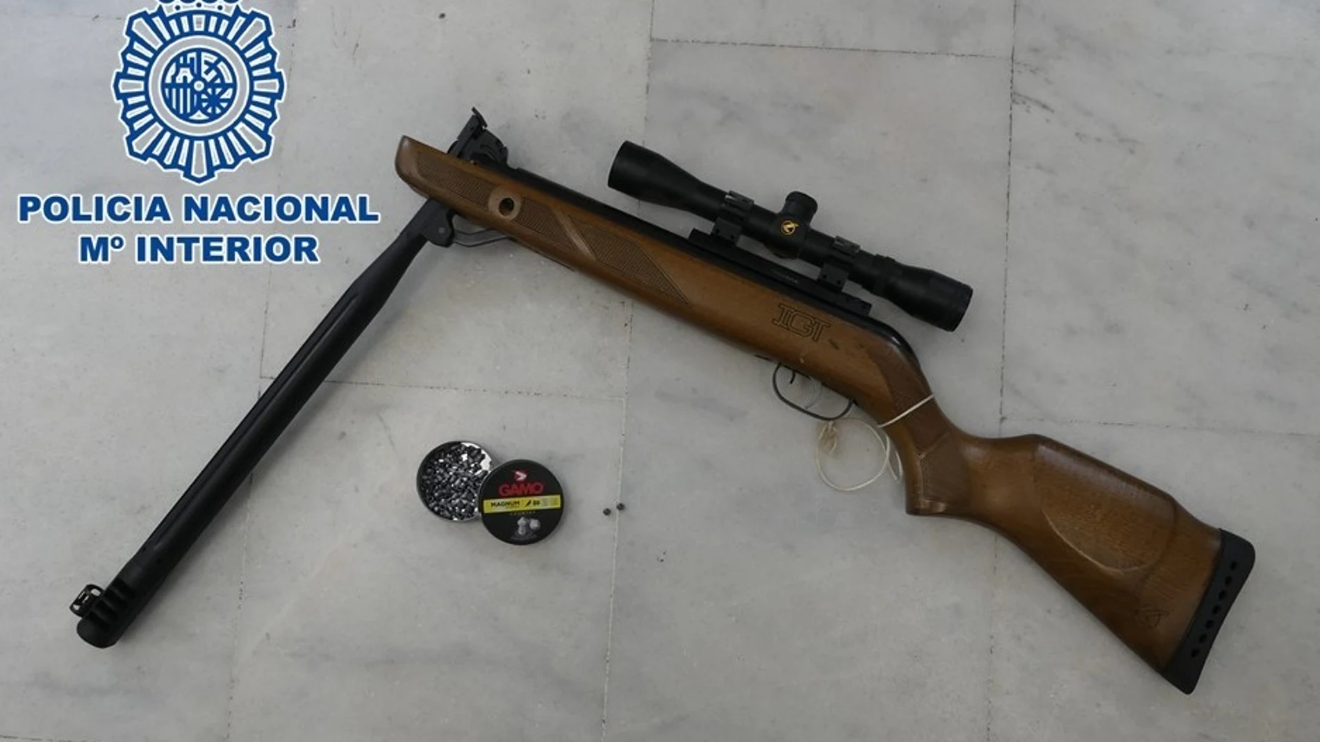 La escopeta intervenida por la Policía Nacional