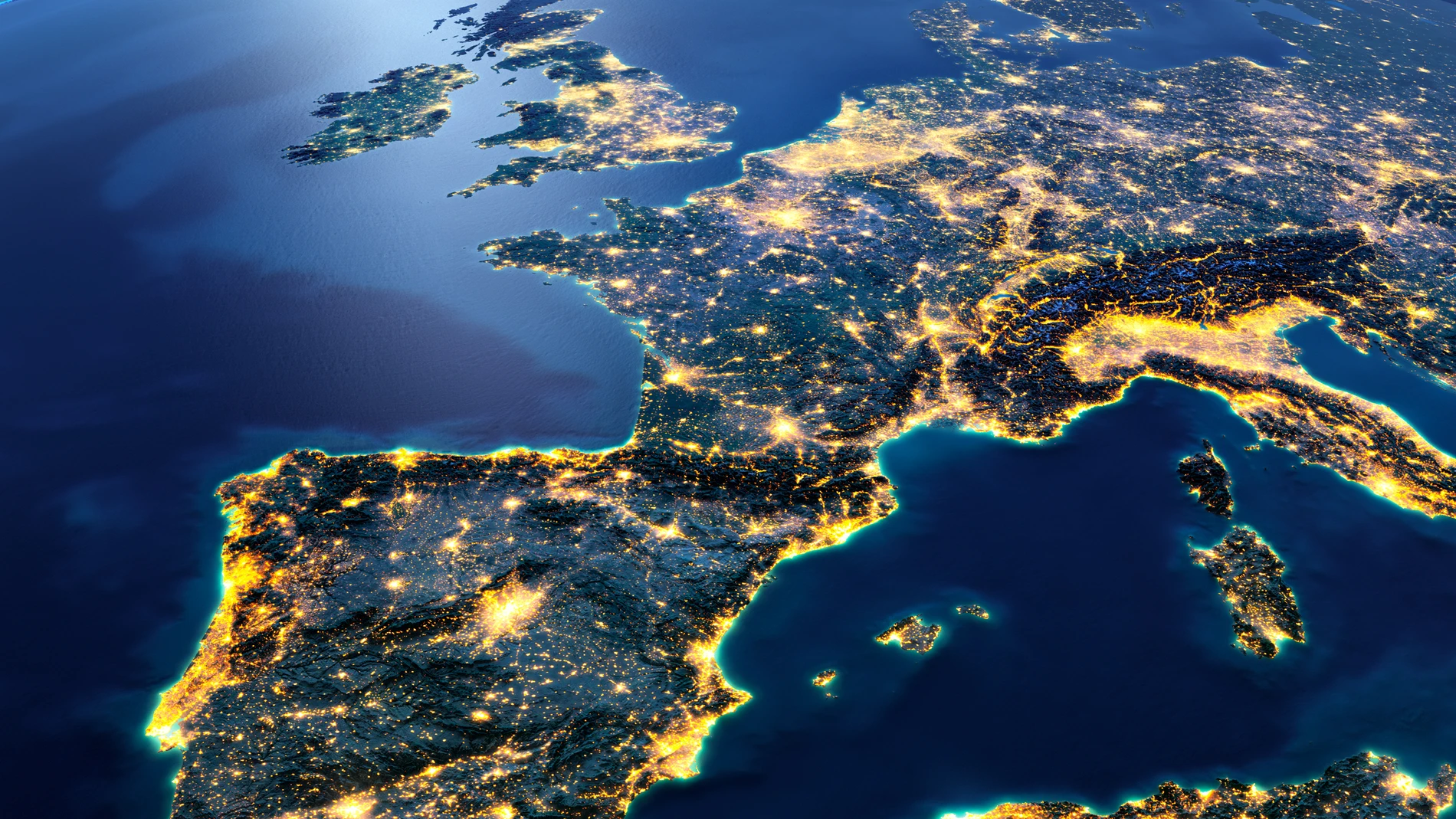 Imagen aérea nocturna de la península ibérica iluminada