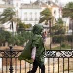 Sevilla afronta otro día de lluvia intensa y riesgo de tormentas