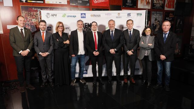 Autoridades en la entrega del premio Miguel Delibes de periodismo
