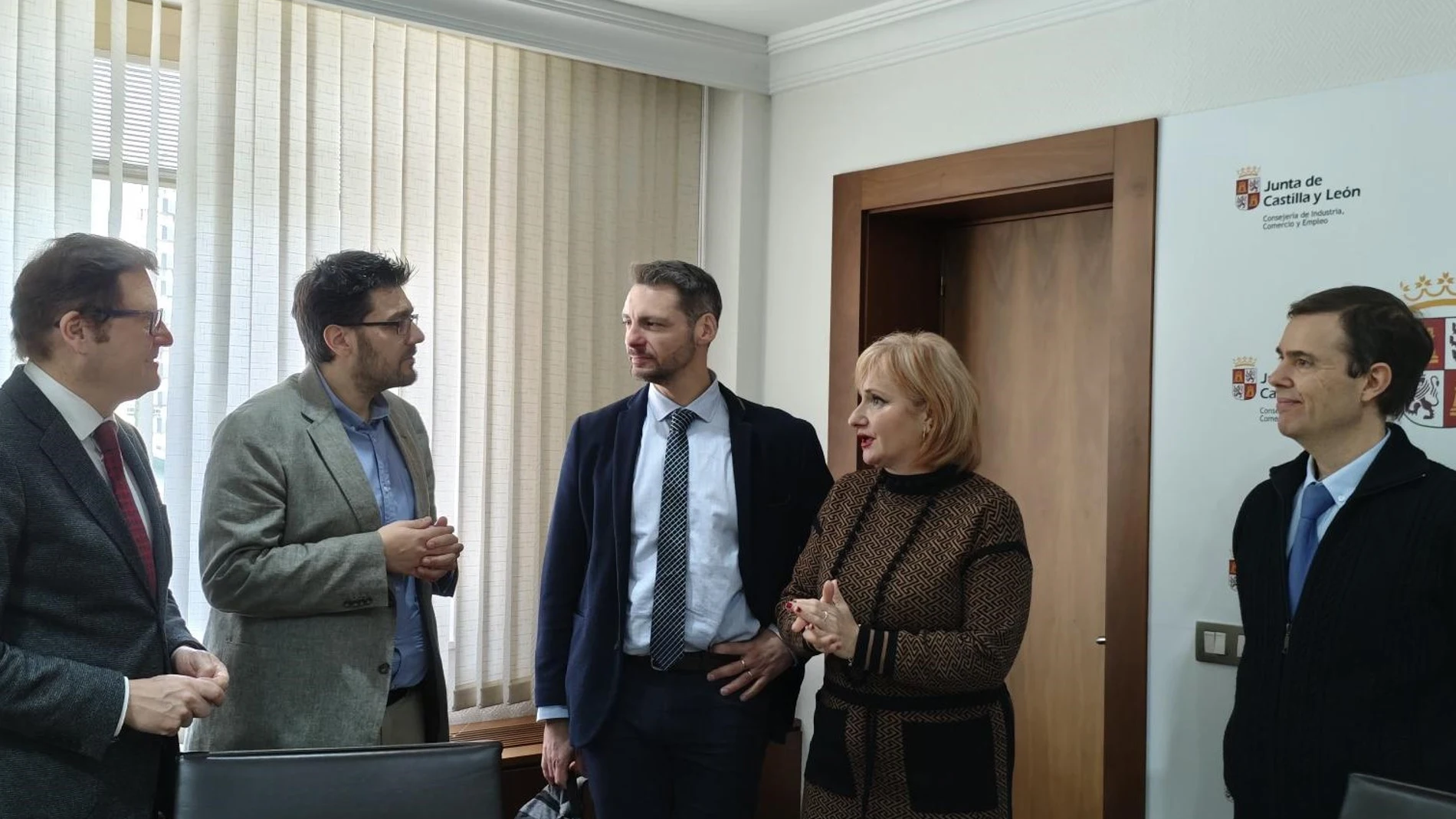 La consejera Leticia García se reúne, junto a Jesús Blanco, con los representantes de CECAP