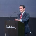 El presidente de la Diputación de Almería, Javier Aureliano García, durante un acto en Fitur