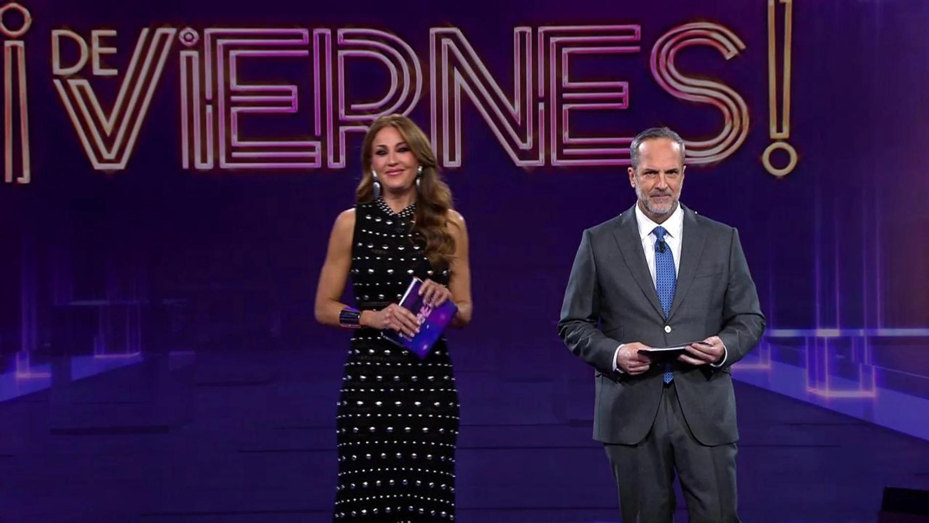 Bea Archidona y Santi Acosta, presentadores de 'De Viernes'