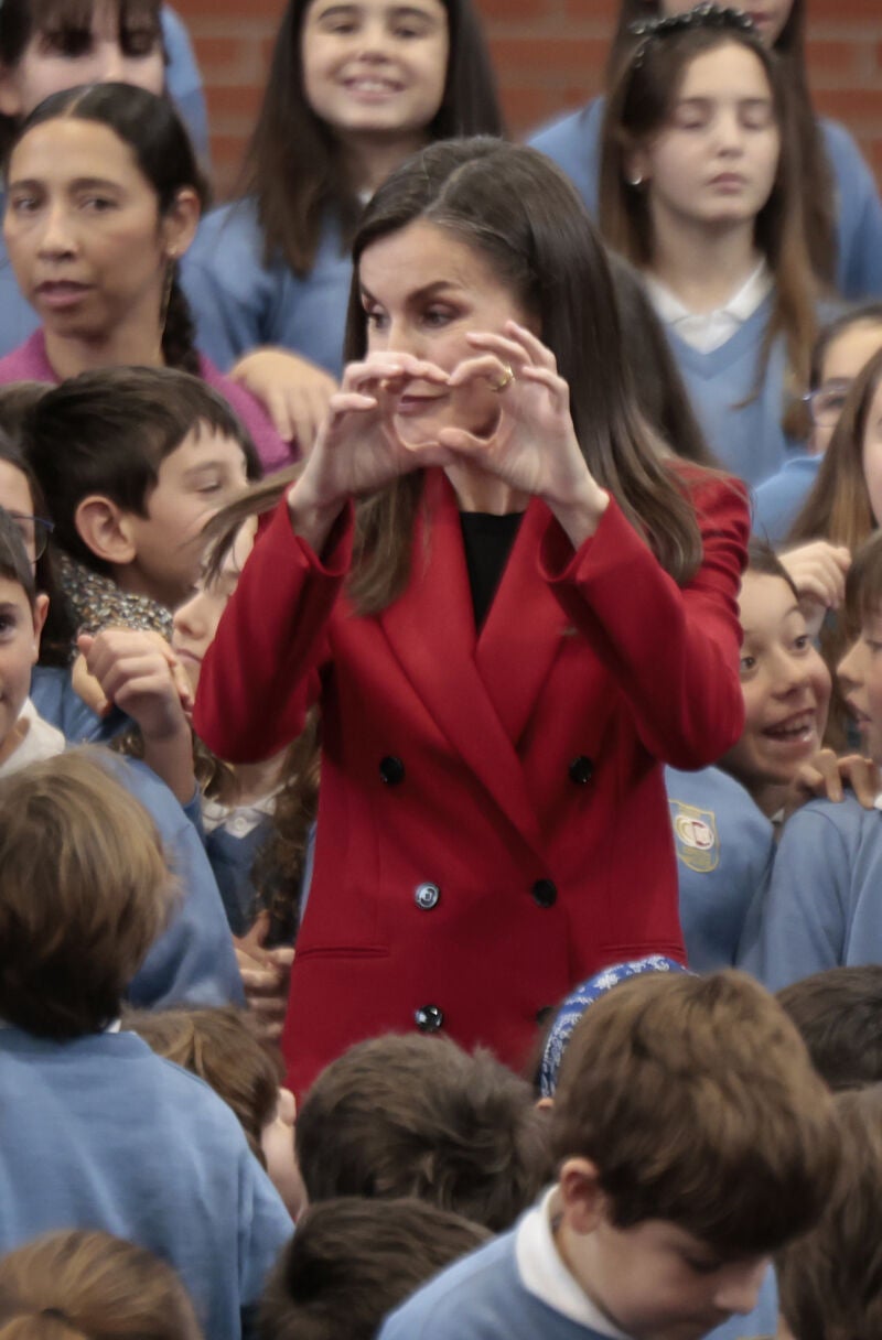 La Reina Letizia en su visita al colegio Cortes de Cádiz de Madrid