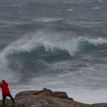 La borrasca Herminia causa vientos huracanados, olas de 10 metros e intensas lluvias