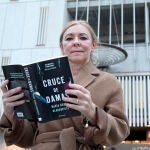 La fiscal delegada de Violencia sobre la Mujer en Castilla y León, María Boado, publica su primera novela, ‘Cruce de damas’