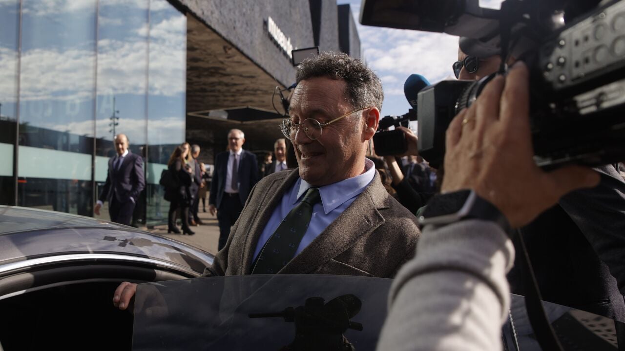 最高裁判所はガルシア・オルティスの声明延期を否定し、アユソのボーイフレンドは「自白した詐欺師ではない」と警告した