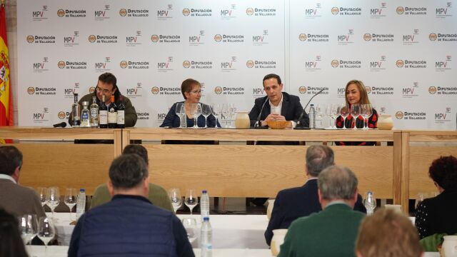 Conrado Íscar inaugura la cata de vino y tequila