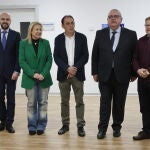 El consejero Alejandro Vázquez junto a Benito Serrano y Yolanda de Gregorio, entre otros
