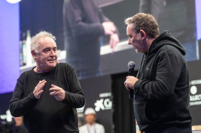 Ferran Adrià junto a Albert Adriá, en el congreso Madrid Fusión 2025