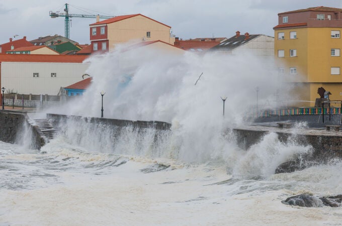 La borrasca Herminia pone en alerta a casi toda España, Galicia en aviso rojo