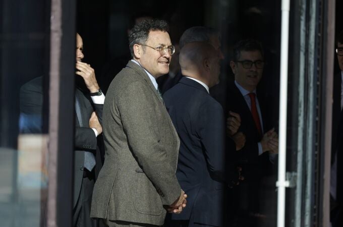 El Fiscal General del Estado, Álvaro García Ortiz, a su llegada al acto de entrega de despachos de la 73 promoción de la Carrera Judicial, en el Auditorio Da Vinci, a 23 de enero de 2025, en Barcelona, Catalunya (España). El Rey entrega a los 137 integrantes (92 mujeres y 45 hombres) de la septuagésima tercera promoción de la Carrera Judicial sus despachos, en un acto en el que también intervienen la presidenta del Tribunal Supremo y del Consejo General del Poder Judicial y la directora en funciones de la Escuela Judicial junto con el presidente de la Generalitat. 23 ENERO 2025