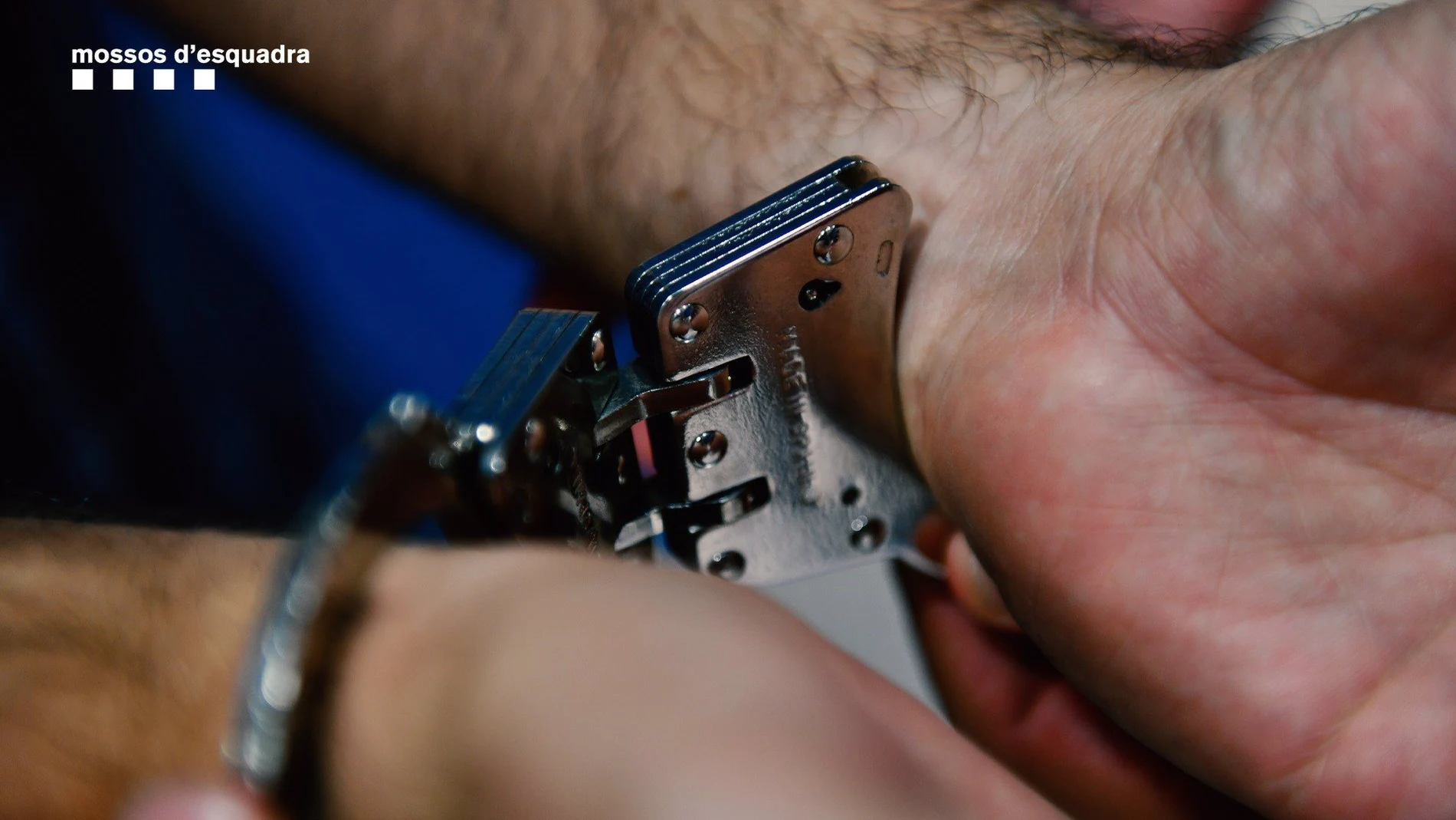 Investigan el nexo de una portera y un entrenador de hockey de Girona detenidos por grabar en vestuarios