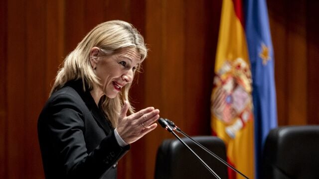 La vicepresidenta segunda y ministra de Trabajo y Economía Social, Yolanda Díaz, interviene en el acto 'Derecho al bienestar, derecho al tiempo: prestación universal por crianza y reducción de jornada, donde se abordarán las políticas públicas que garantizan el bienestar de las familias y el acceso equitativo al tiempo', en el Ministerio de Derechos Sociales, a 29 de enero de 2025, en Madrid (España).