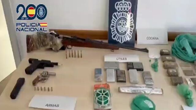 Dos detenidos y diversa droga requisada en el desmantelamiento de un nuevo 'narcopiso' en Puente de Vallecas