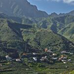 La isla canaria que ofrece un invierno suave a precios asequibles