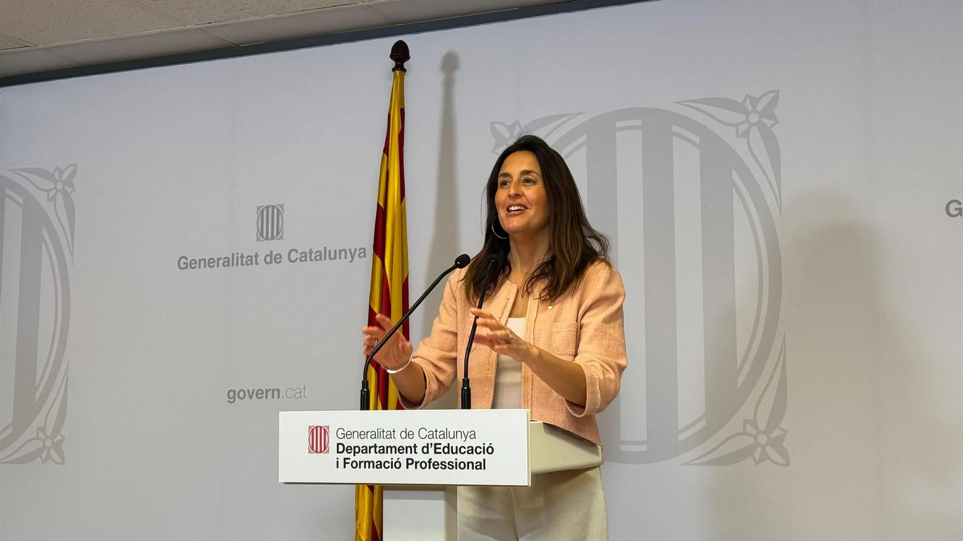 Cataluña impulsa una comisión que evaluará prohibir el móvil en toda la educación obligatoria