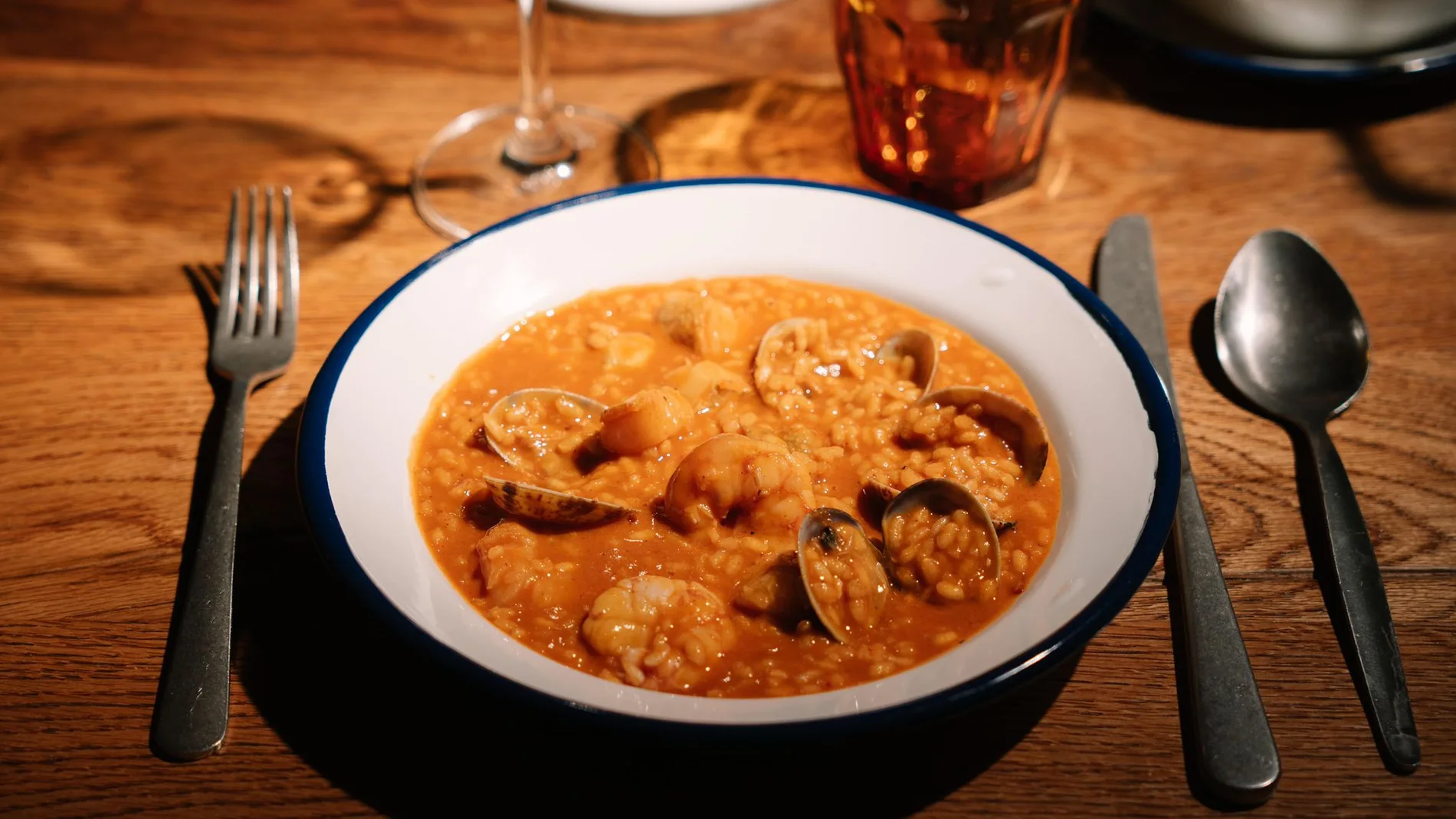 El miércoles es el día de las verdinas con almejas