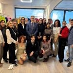 Reunión de la Diputación de Granada con diseñadores que vestirán a invitados de los Goya 2025