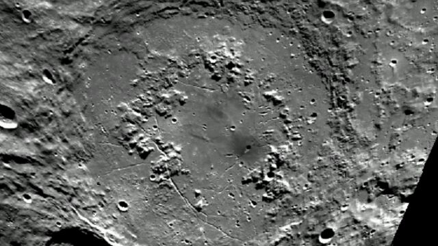 La cuenca de Schrödinger es básica para la exploración lunar por la fecha de su formación