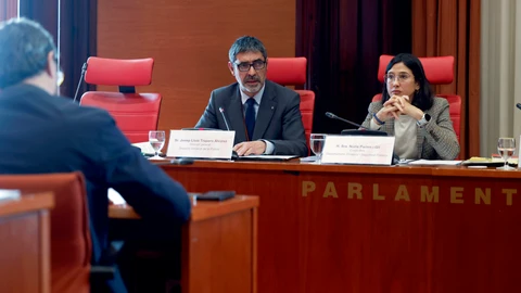 La consellera de Interior, Núria Parlon, y el director de los Mossos, Josep Lluís Trapero, comparecen en el Parlament