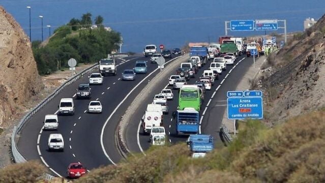 Un operario de carreteras fallece tras ser atropellado en Tenerife