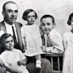 Santiago Cortés, con sus cuatro hijos